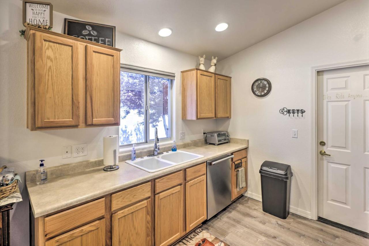 Kid-Friendly Kingman Home Near Parks And Dining Kültér fotó